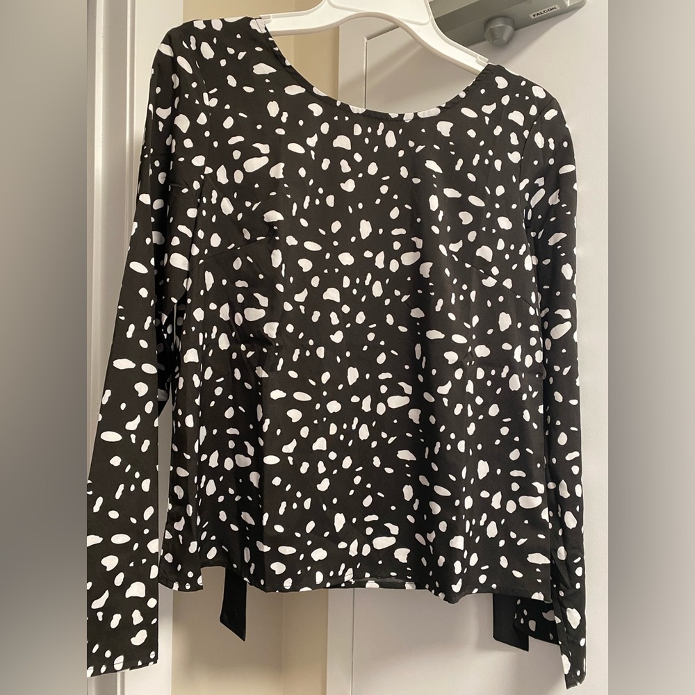 Black and White Patterned Women's Top